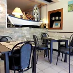 Hotel L'escale 2*